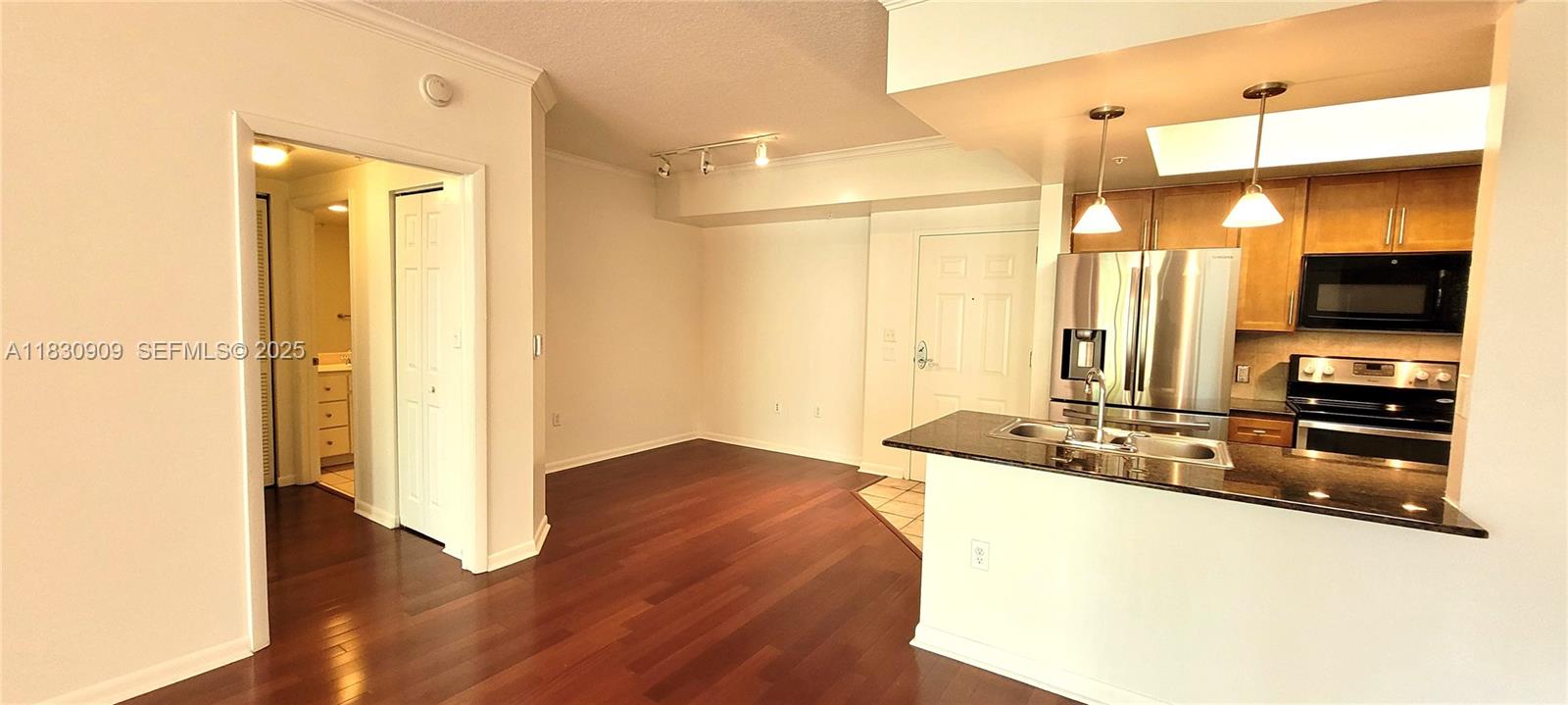 2000 N Bayshore Drive 509 Property Photo 8