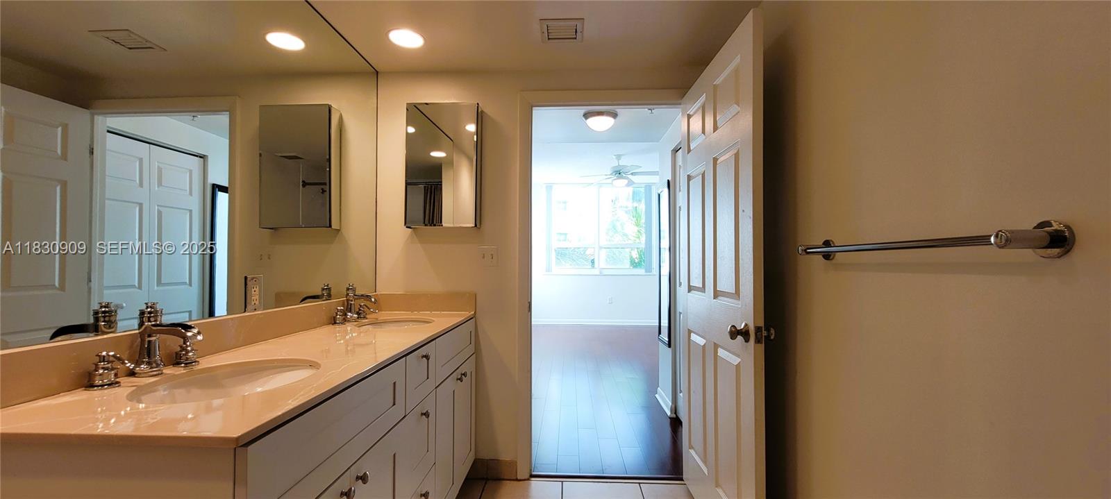 2000 N Bayshore Drive 509 Property Photo 18
