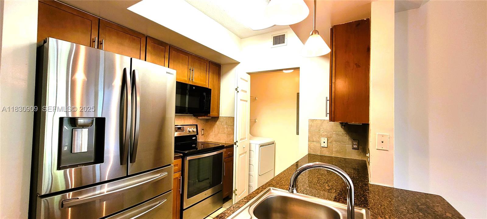 2000 N Bayshore Drive 509 Property Photo 50