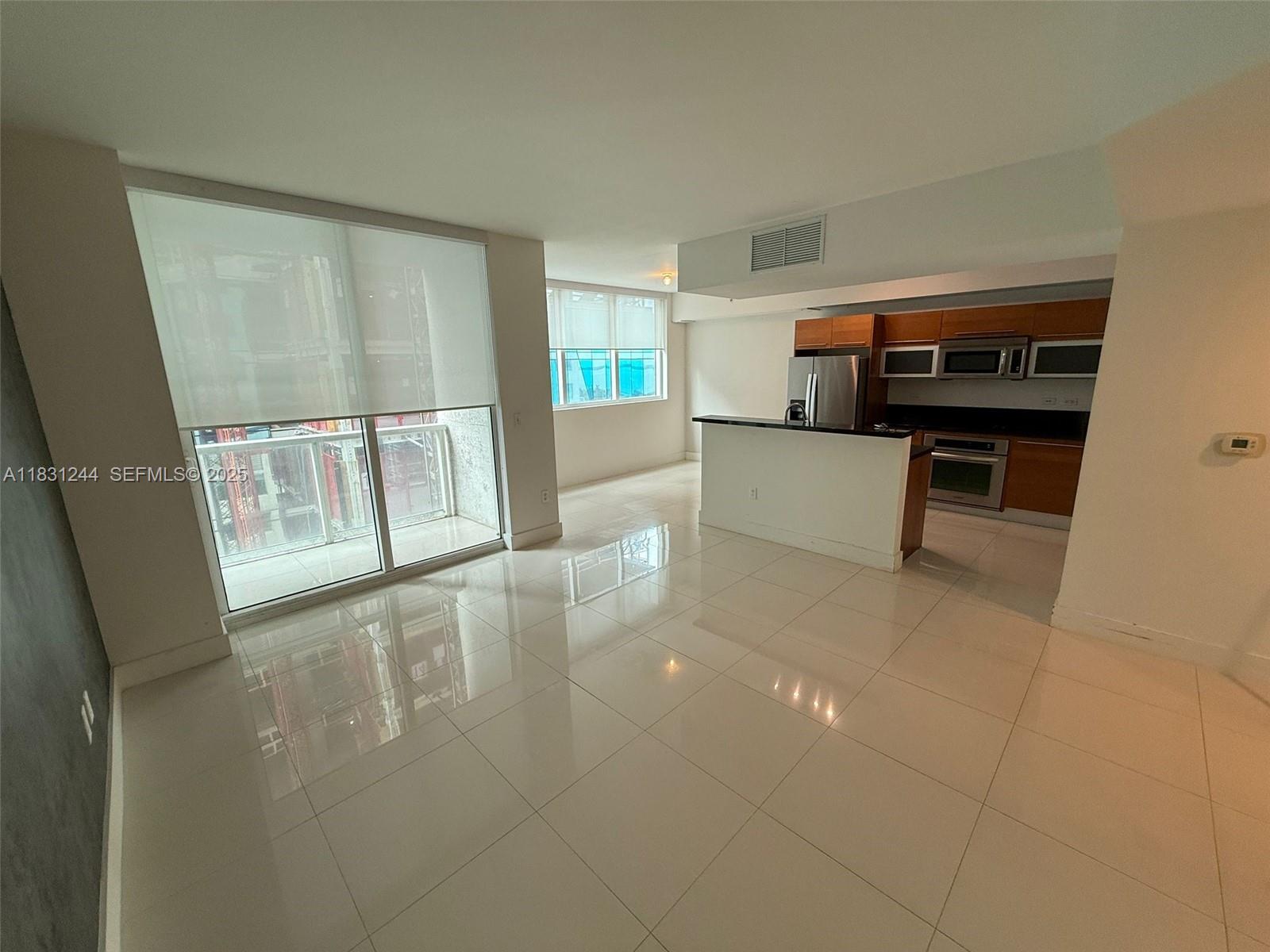 244 Biscayne Boulevard 908 Property Photo 2