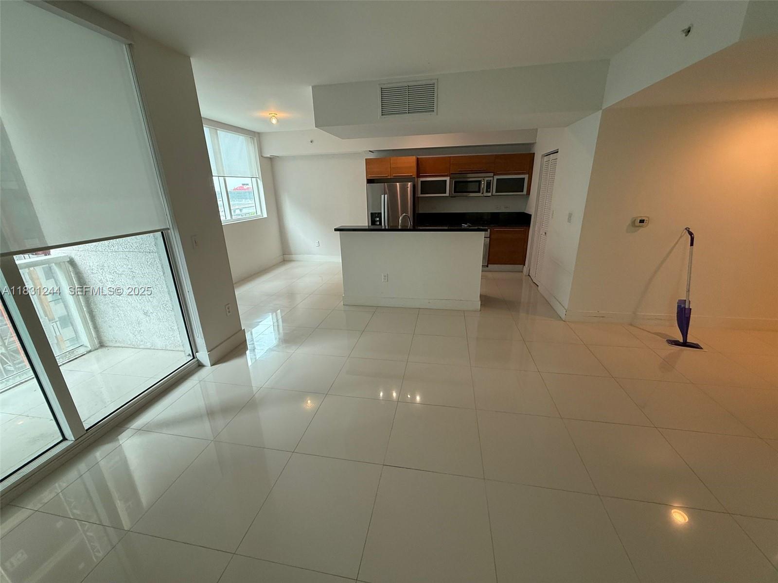 244 Biscayne Boulevard 908 Property Photo 3