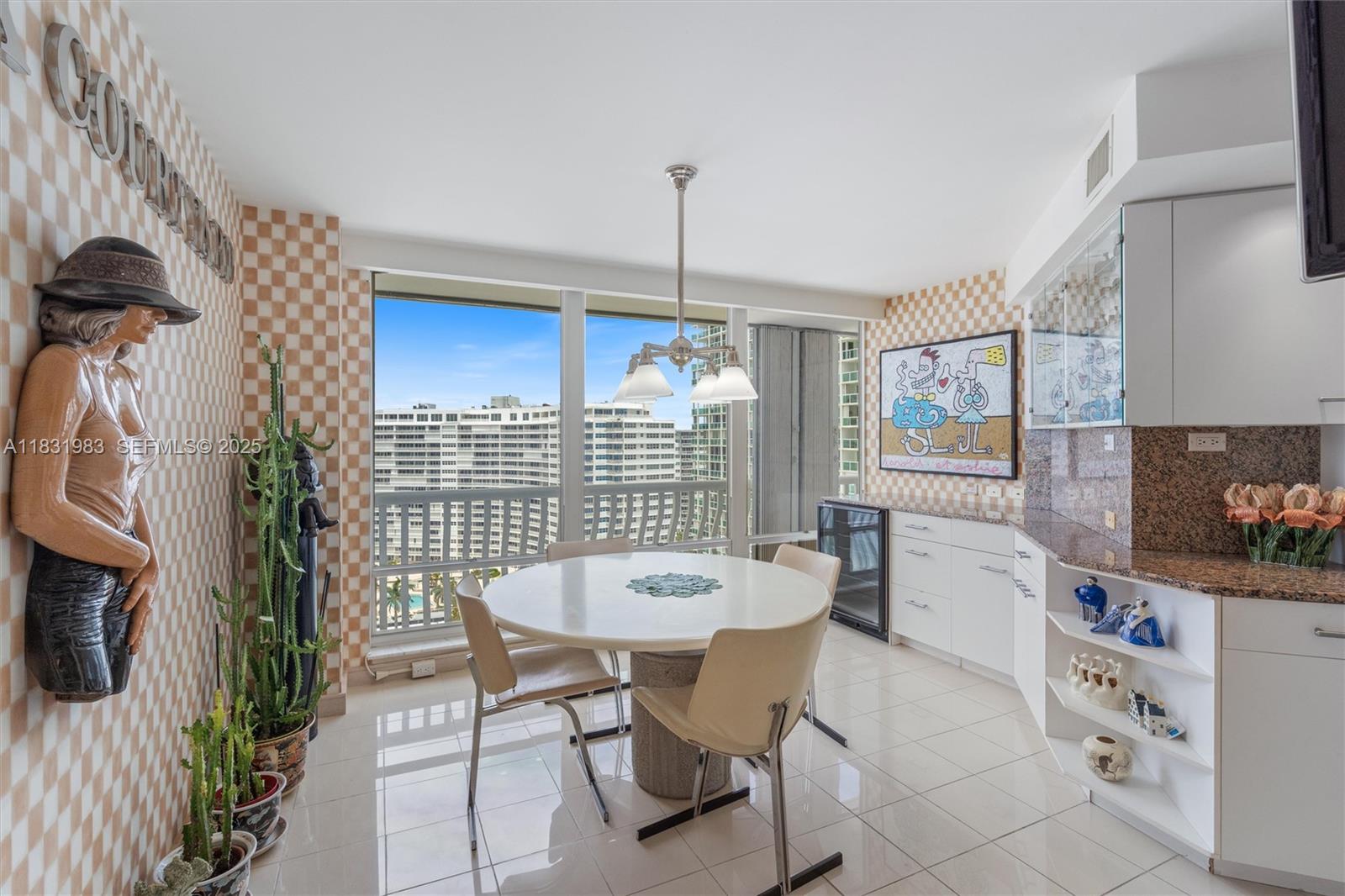 2200 S Ocean Lane 1501-2 Property Photo 20