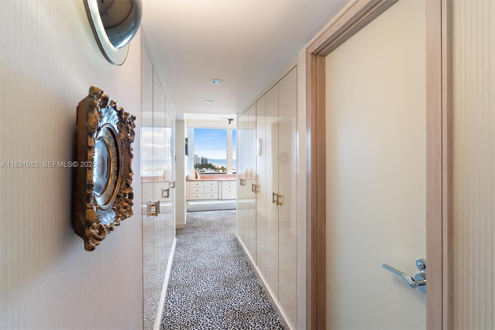 2200 S Ocean Lane 1501-2 Property Photo 23