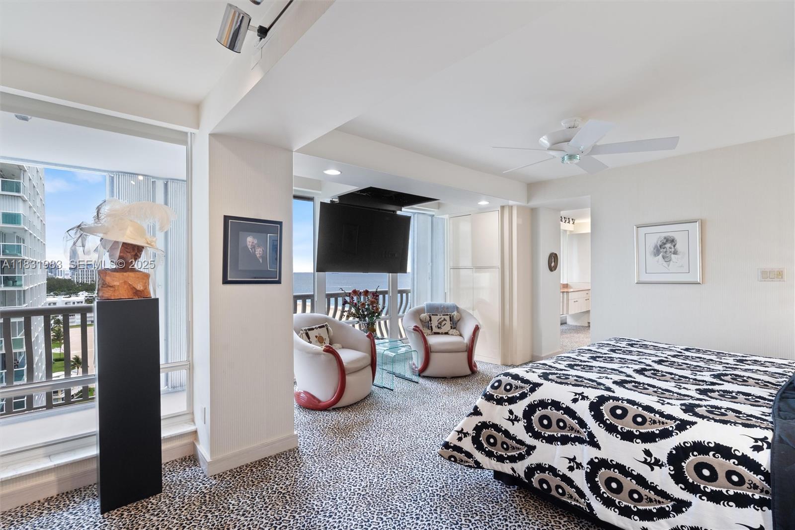 2200 S Ocean Lane 1501-2 Property Photo 26