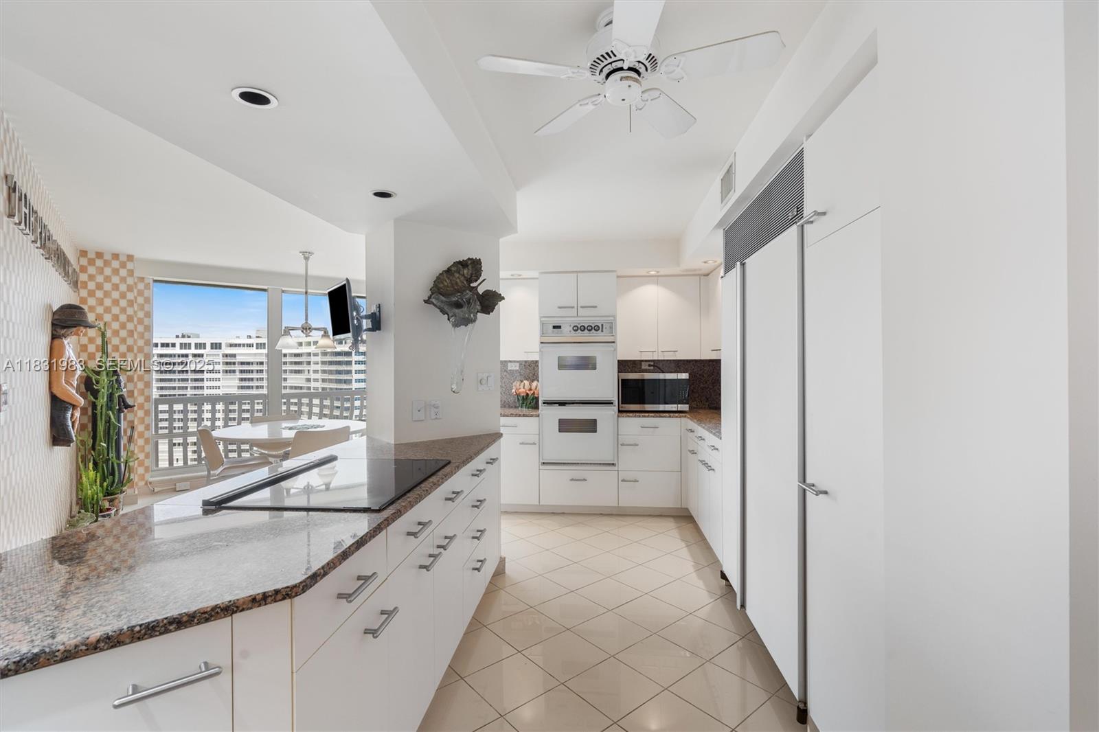 2200 S Ocean Lane 1501-2 Property Photo 16