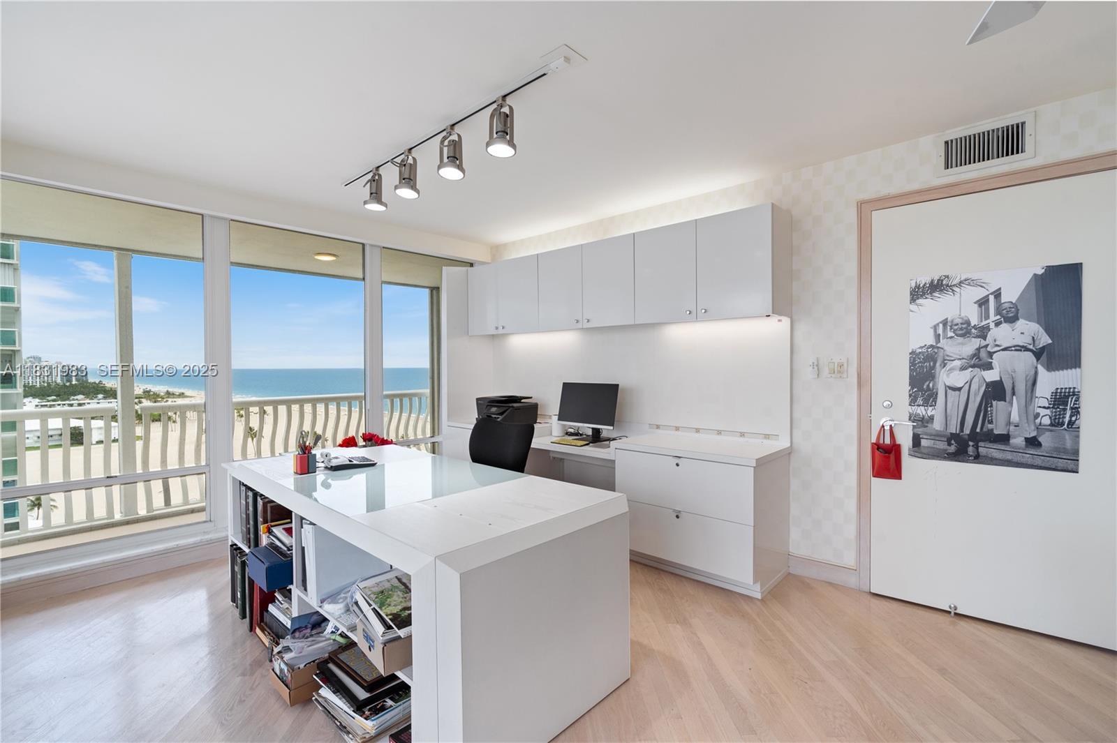 2200 S Ocean Lane 1501-2 Property Photo 32