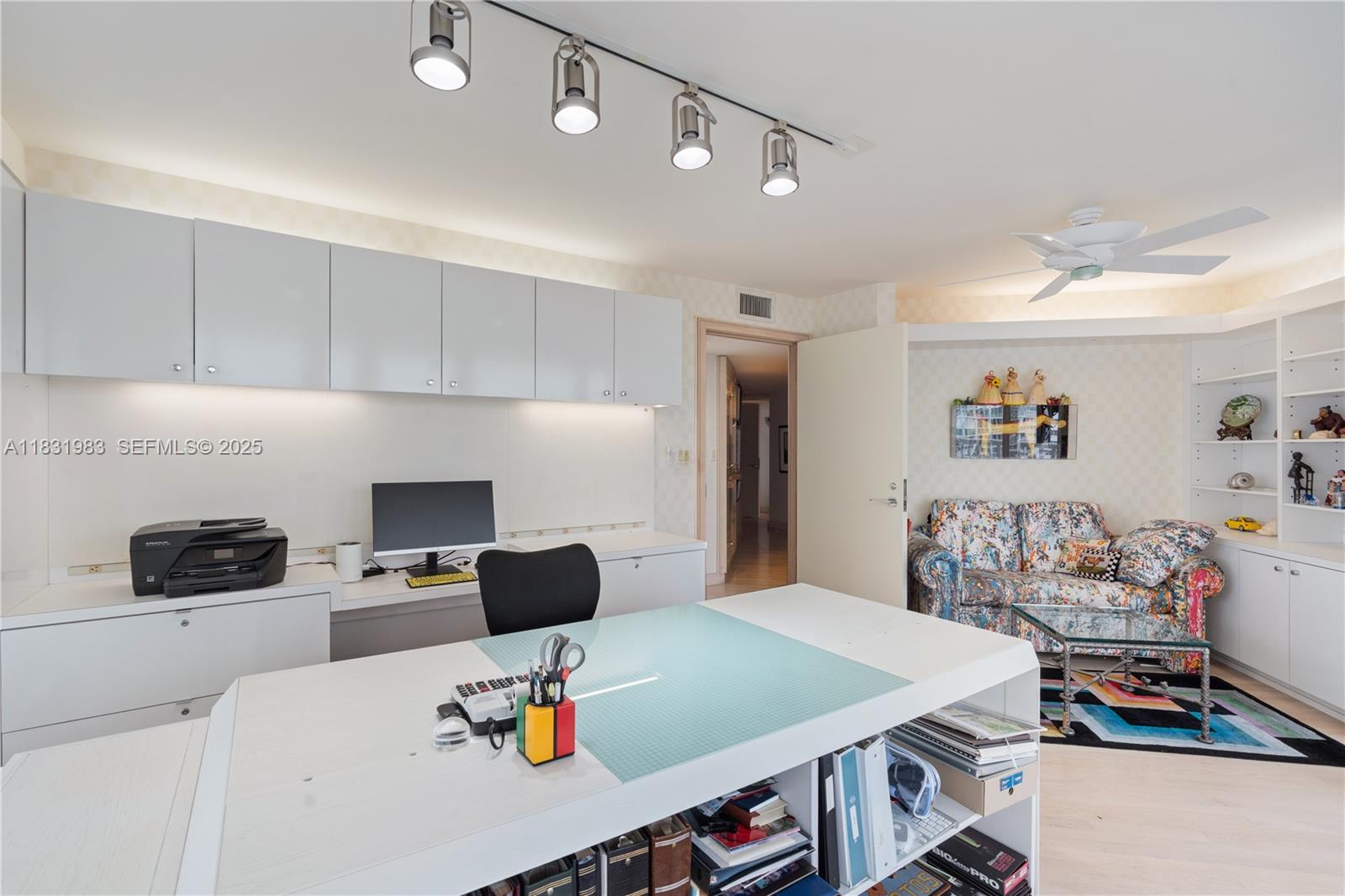 2200 S Ocean Lane 1501-2 Property Photo 35
