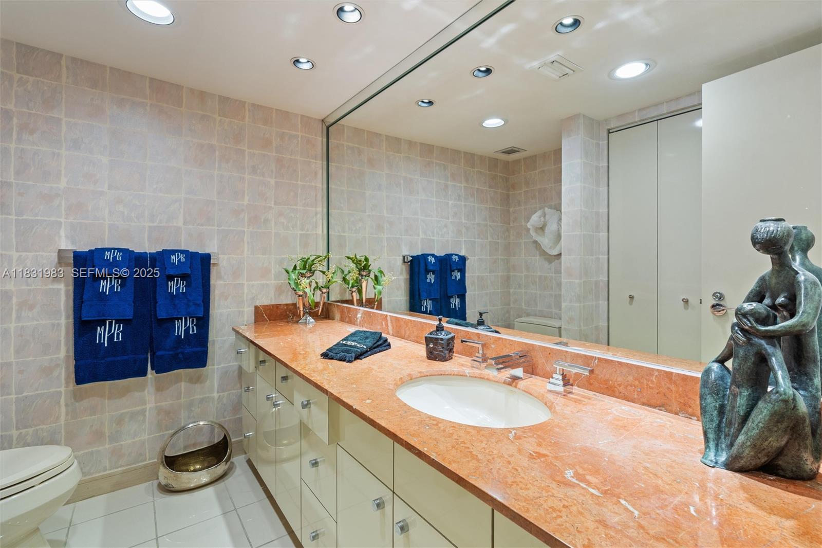 2200 S Ocean Lane 1501-2 Property Photo 43