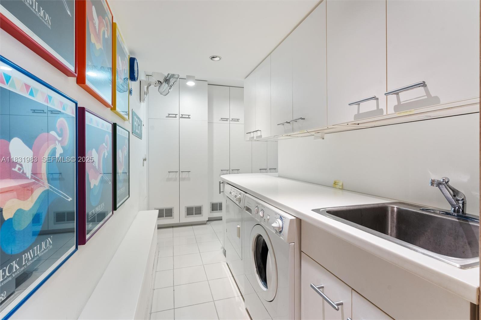 2200 S Ocean Lane 1501-2 Property Photo 44