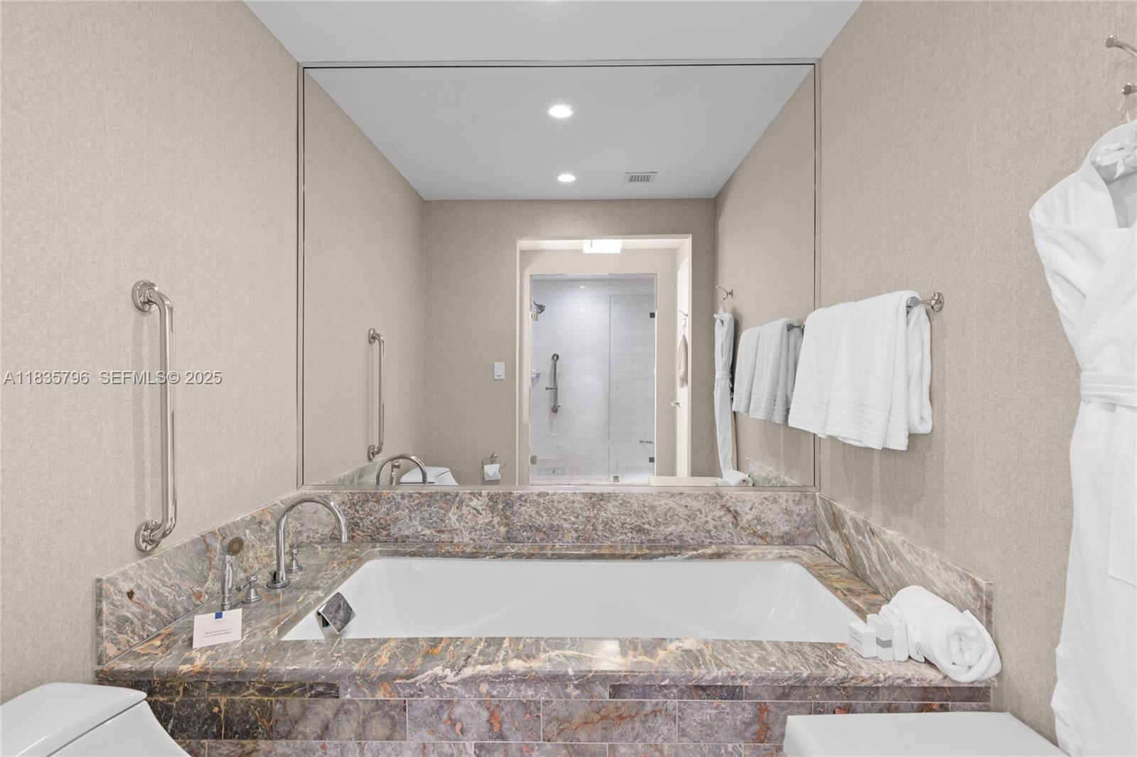 551 N Fort Lauderdale Beach Boulevard H1401 Property Photo 19