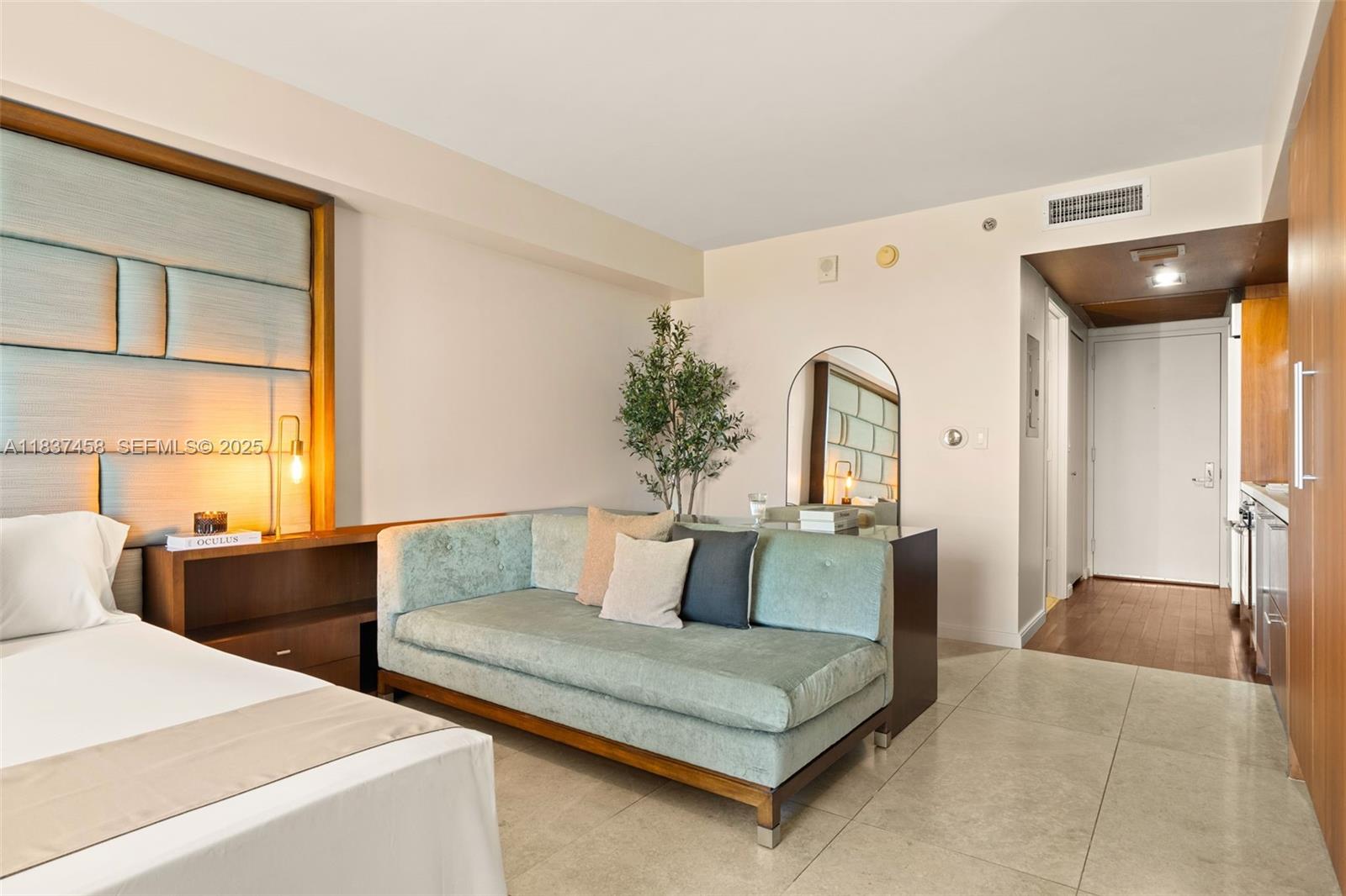 50 Biscayne Boulevard 411 Property Photo 8