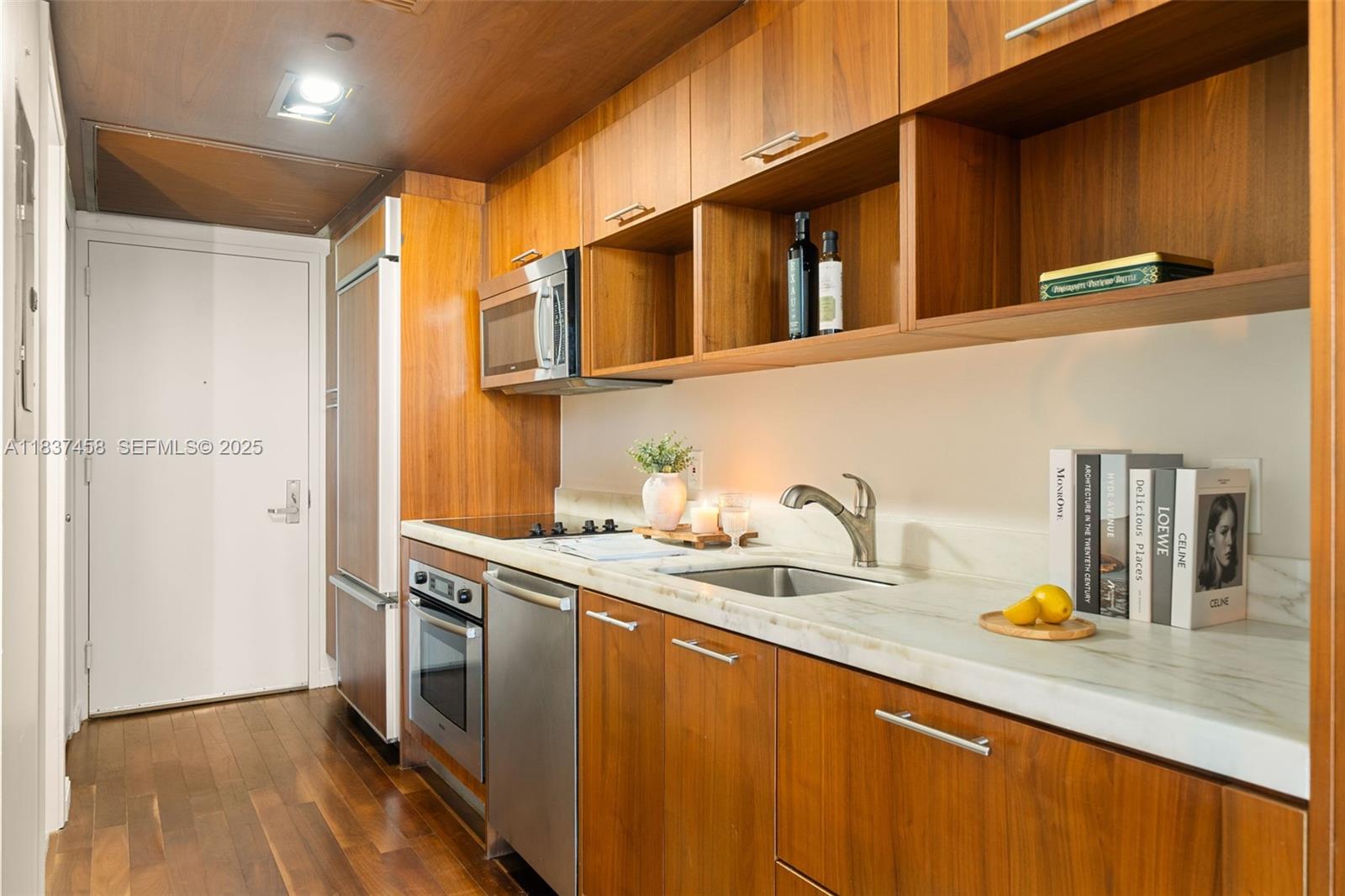 50 Biscayne Boulevard 411 Property Photo 14