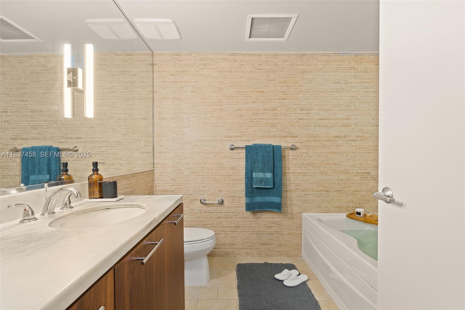 50 Biscayne Boulevard 411 Property Photo 18