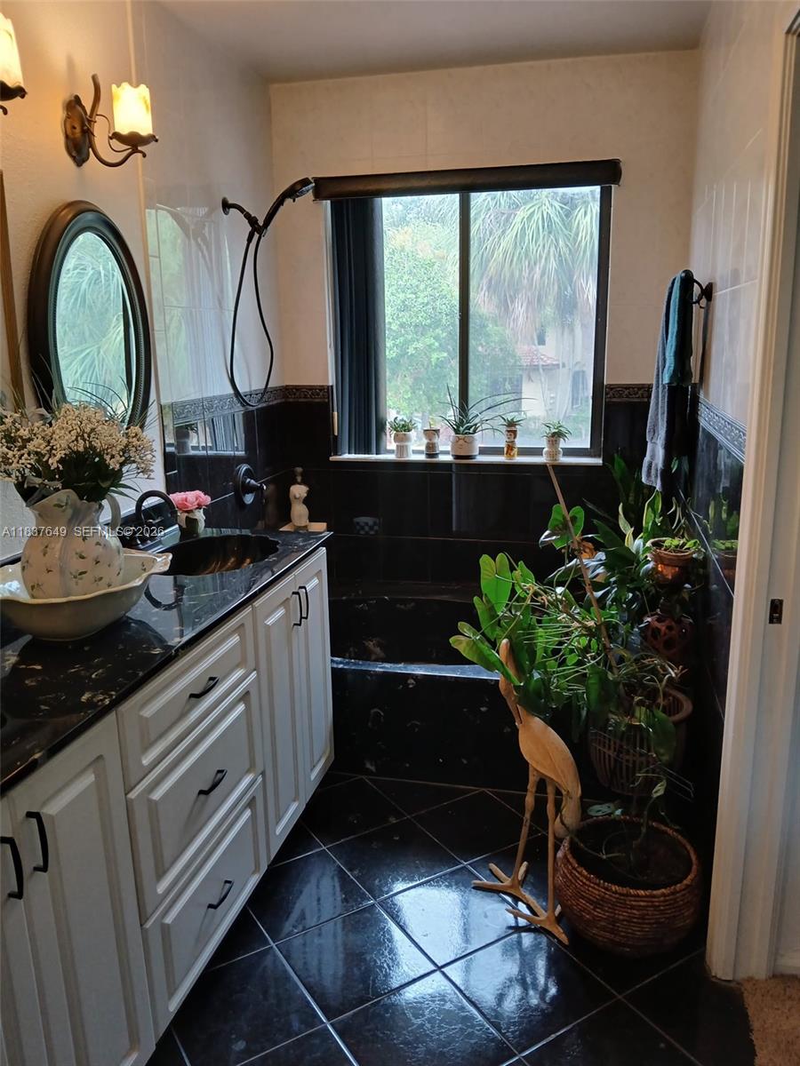 1022 Nw 105th Avenue D-119 Property Photo 9