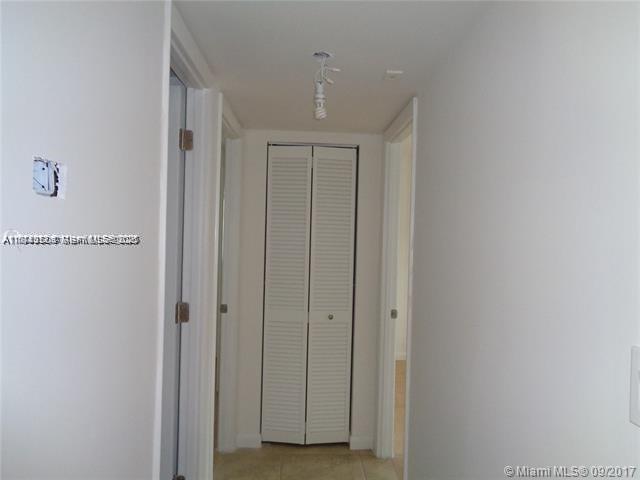 15205 Ne 6th Avenue D212 Property Photo 13