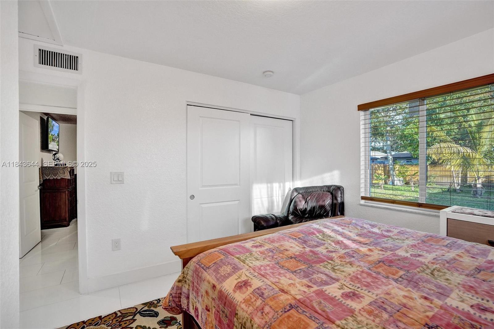 320 Ne 33rd Street Property Photo 8