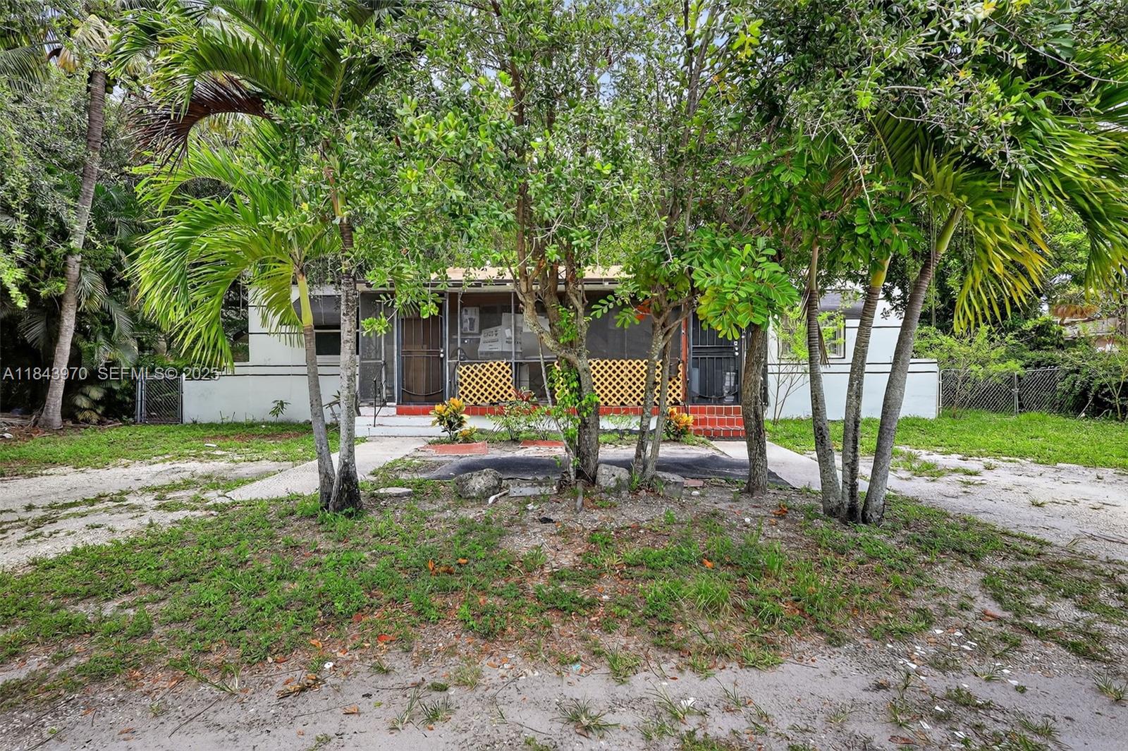 A11843970 Property Photo 3