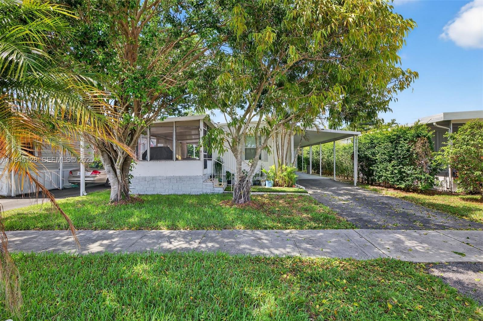 2430 Sw 53rd Street Property Photo 2