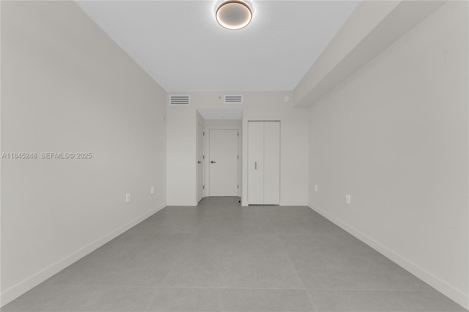 140 S Dixie Highway 735 Property Photo 10