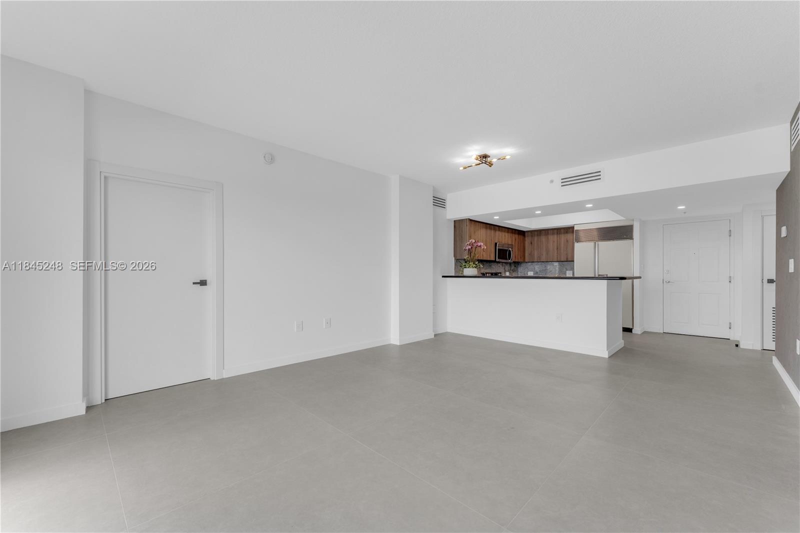 140 S Dixie Highway 735 Property Photo 15