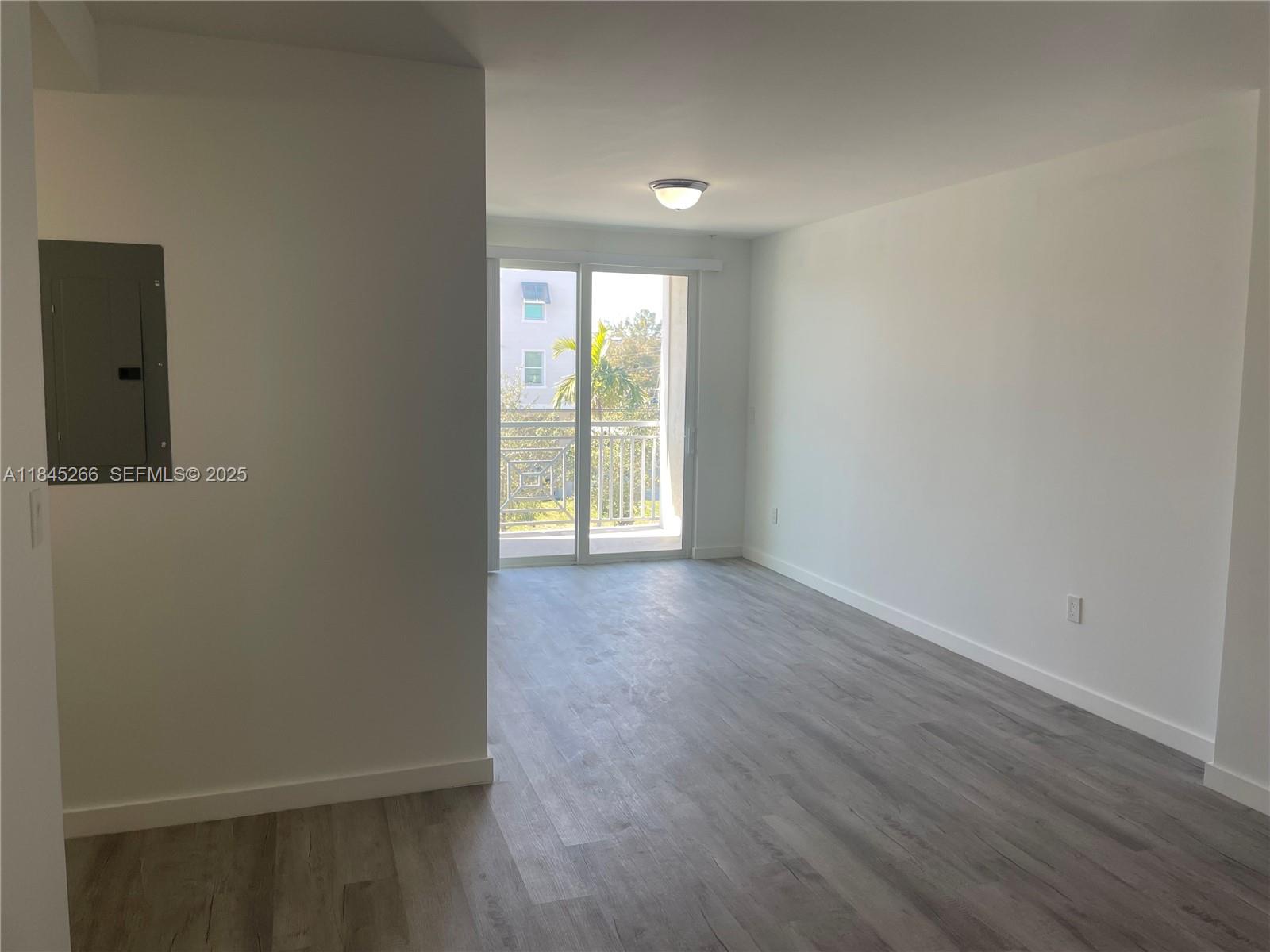A11845266 Property Photo 4
