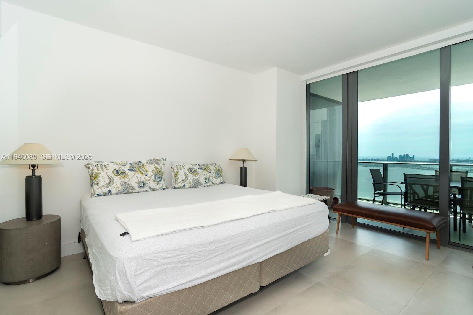 650 Ne 32nd Street 4206 Property Photo 16
