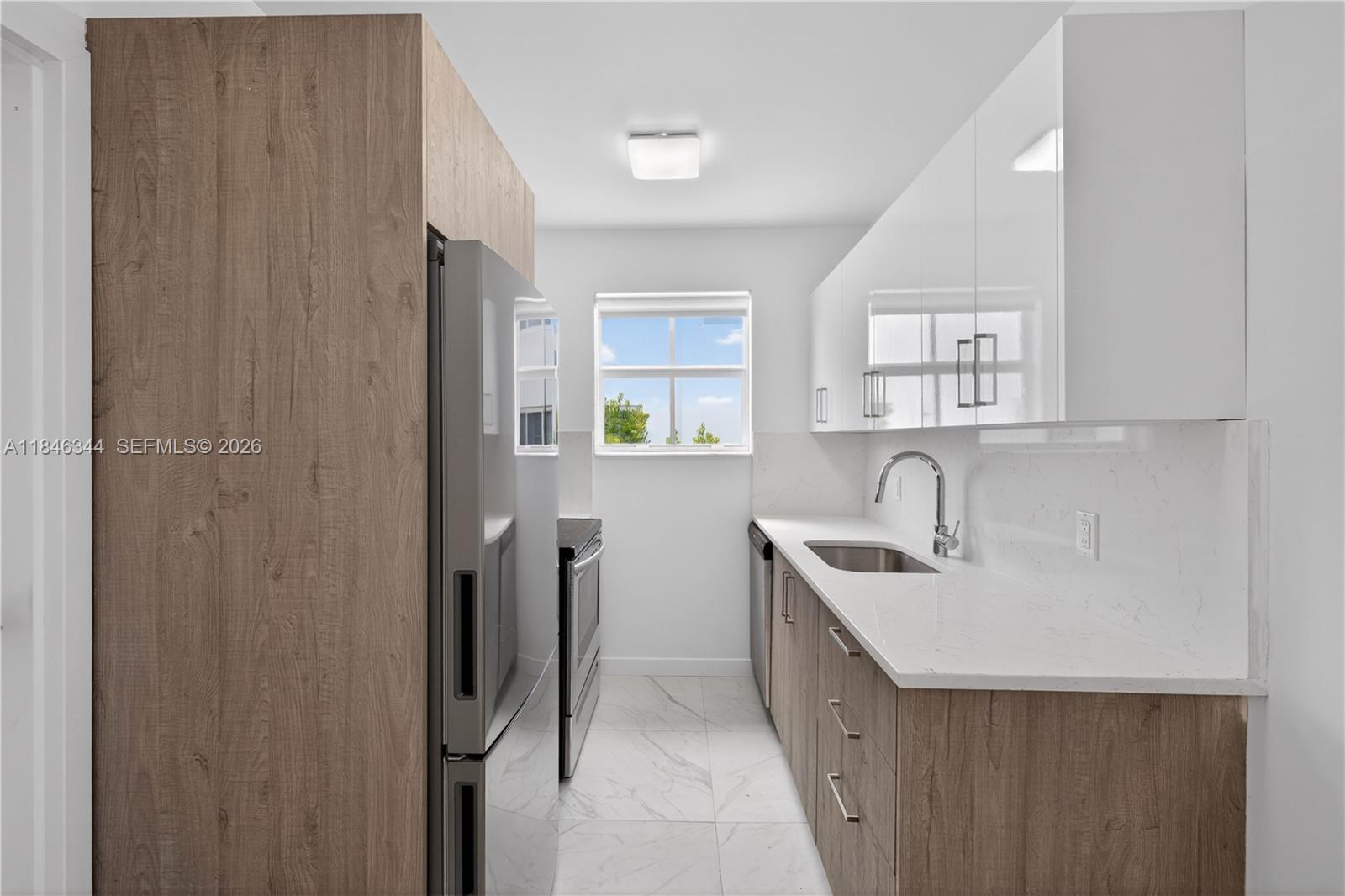 1552 Euclid Avenue 4 Property Photo 2