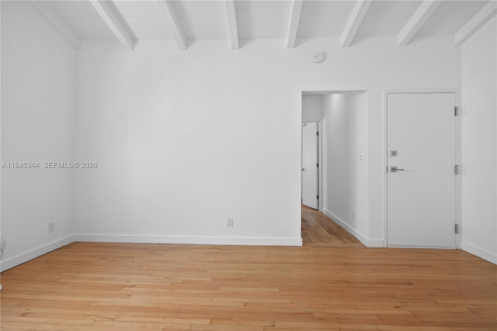 1552 Euclid Avenue 4 Property Photo 5