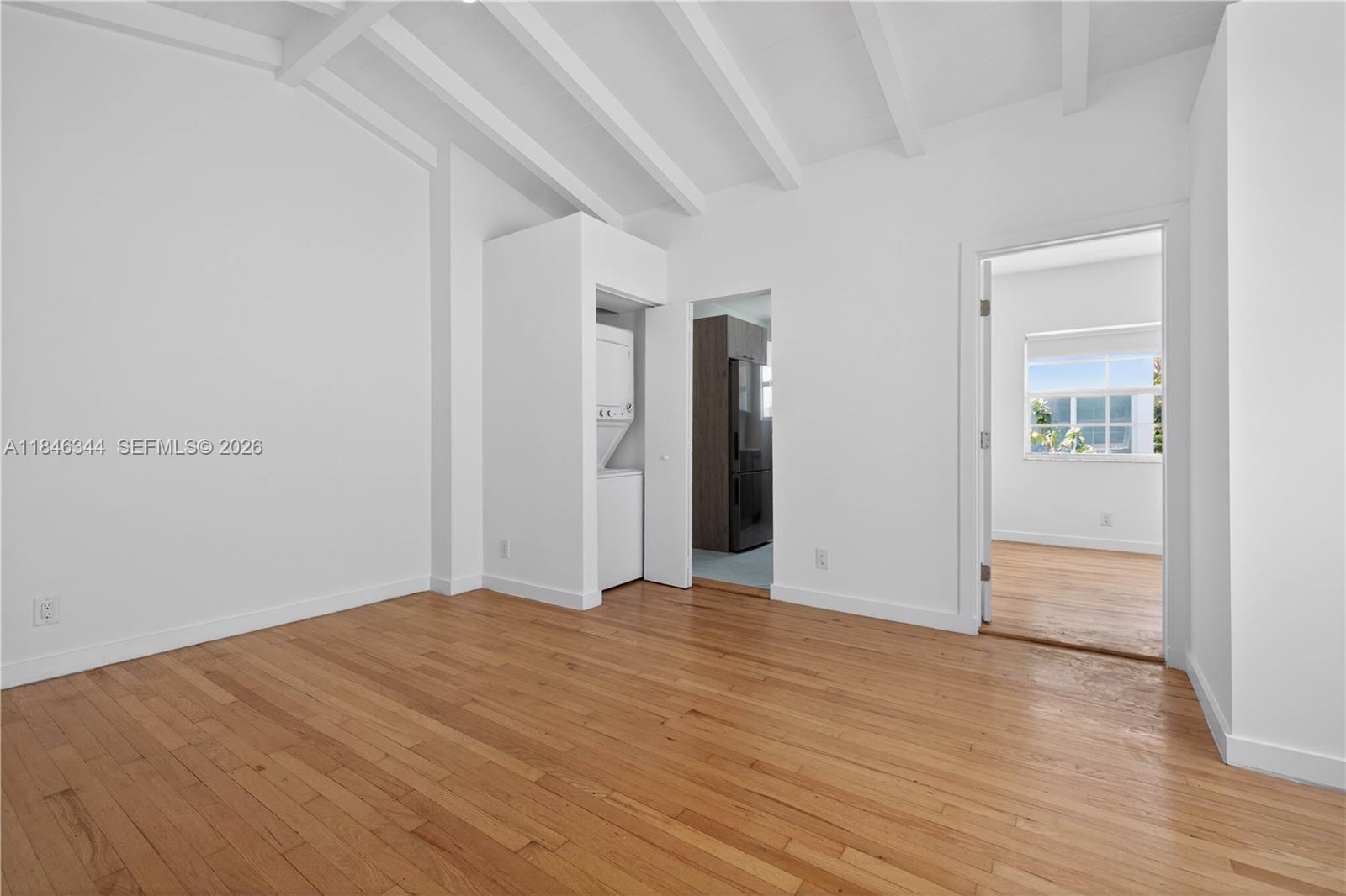1552 Euclid Avenue 4 Property Photo 6