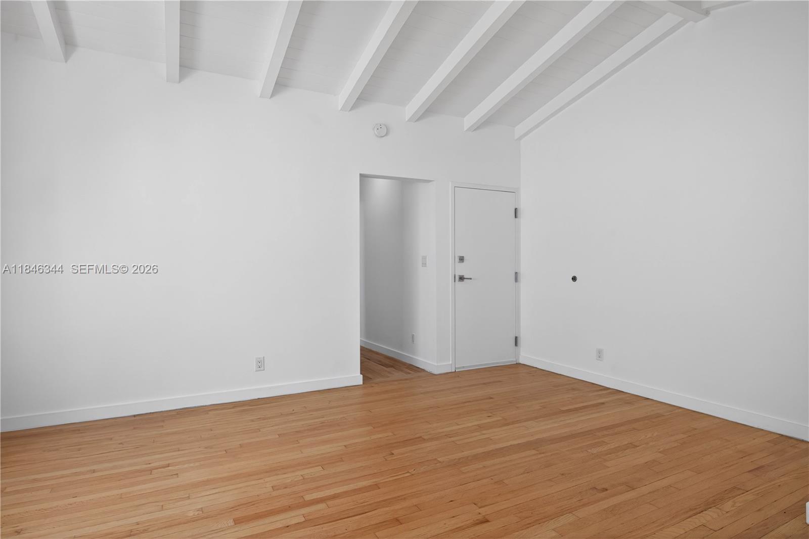 1552 Euclid Avenue 4 Property Photo 9