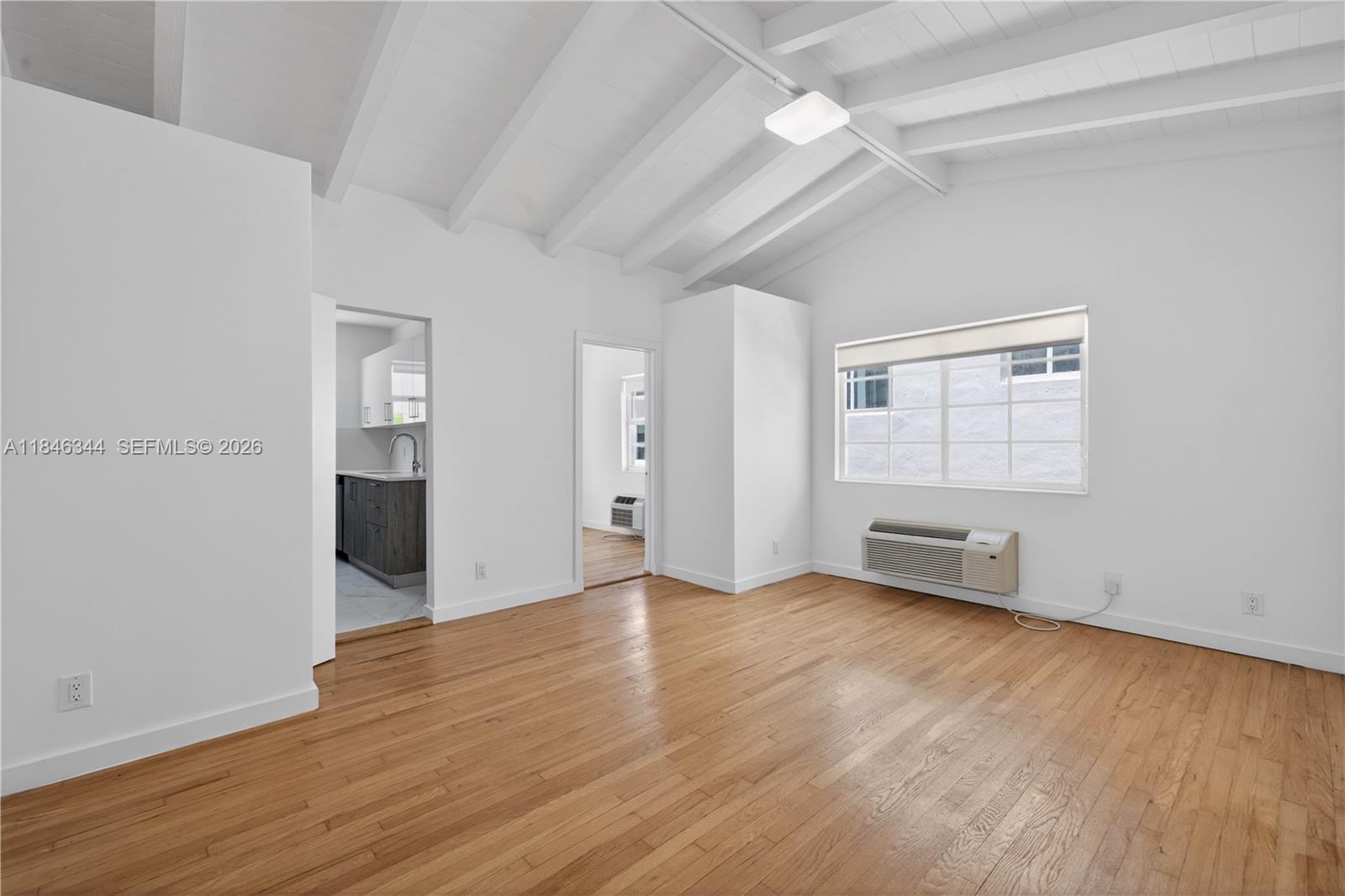 1552 Euclid Avenue 4 Property Photo 11