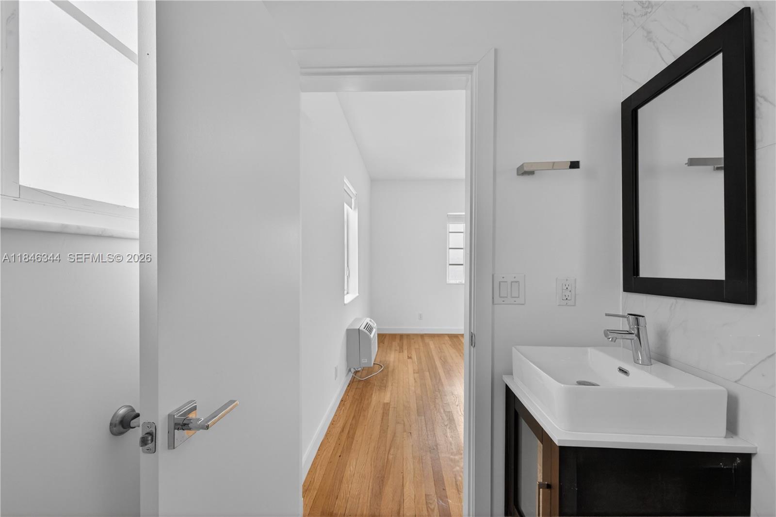 1552 Euclid Avenue 4 Property Photo 24