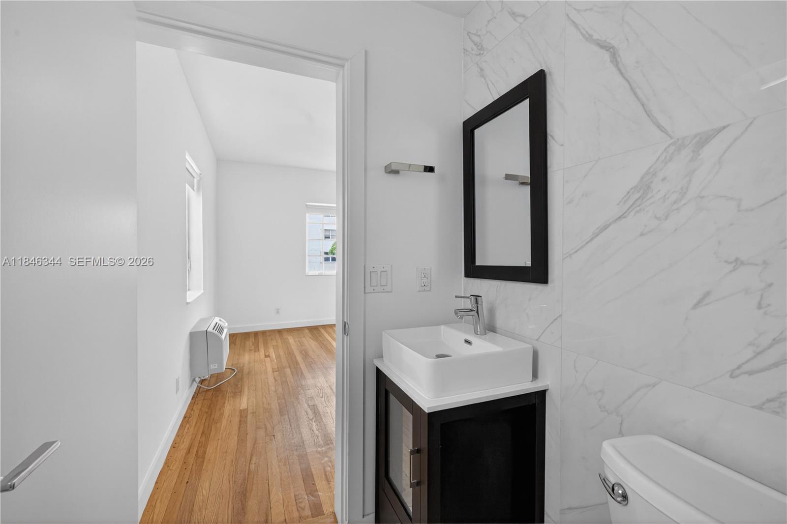 1552 Euclid Avenue 4 Property Photo 25