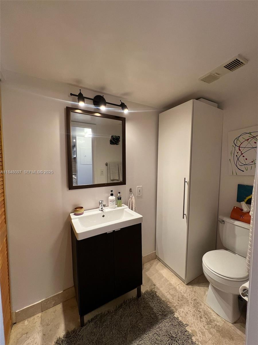 540 Brickell Key Drive 1524 Property Photo 14