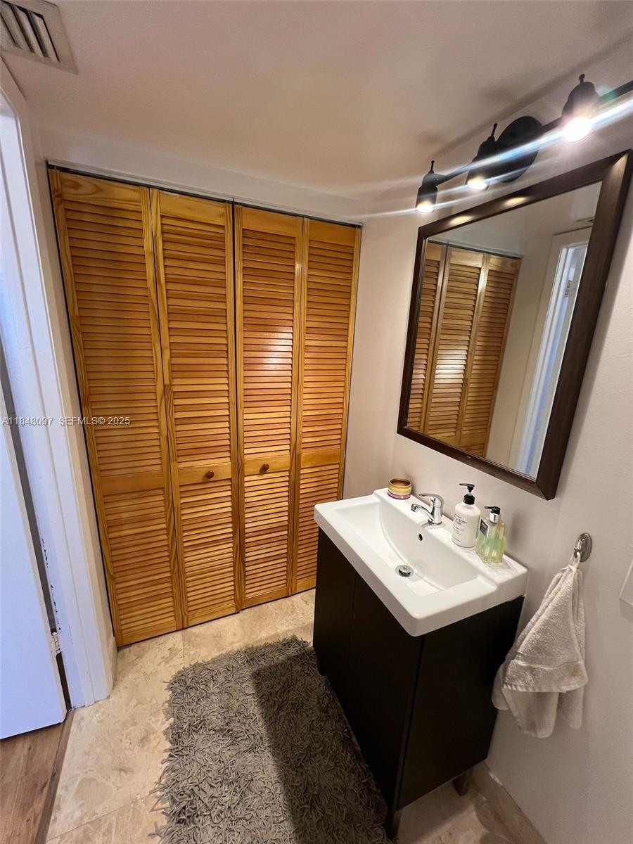 540 Brickell Key Drive 1524 Property Photo 15