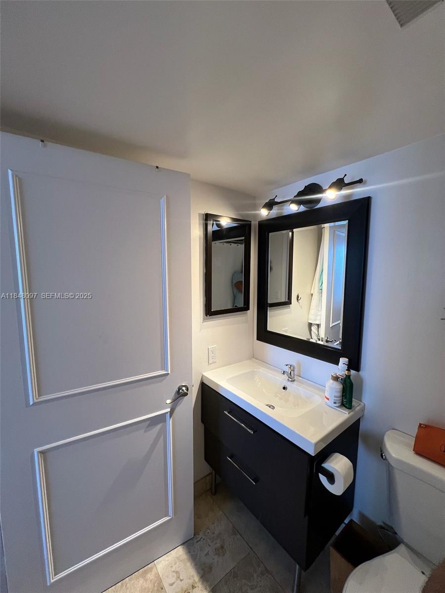 540 Brickell Key Drive 1524 Property Photo 24