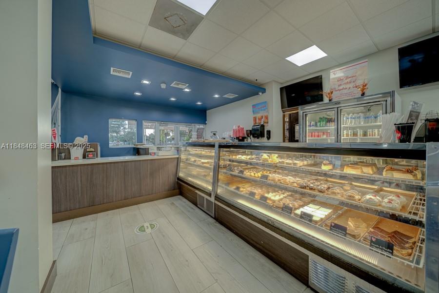 Bakery / Restaurant Bakery / Restaurant For Sale On Dixie Highwa Property Photo 3
