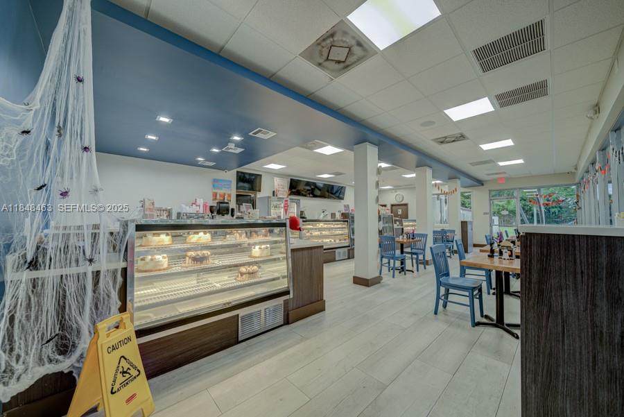 Bakery / Restaurant Bakery / Restaurant For Sale On Dixie Highwa Property Photo 6