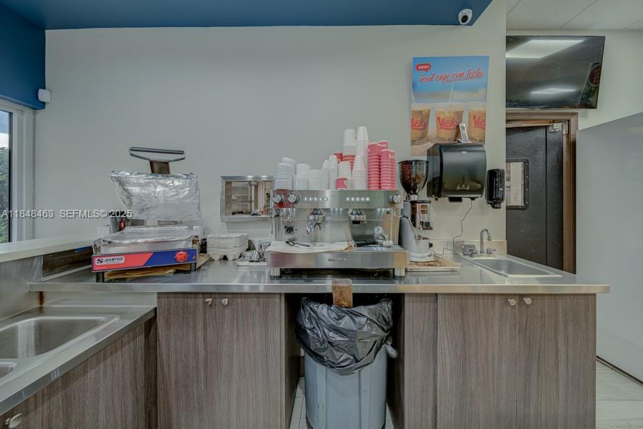 Bakery / Restaurant Bakery / Restaurant For Sale On Dixie Highwa Property Photo 31
