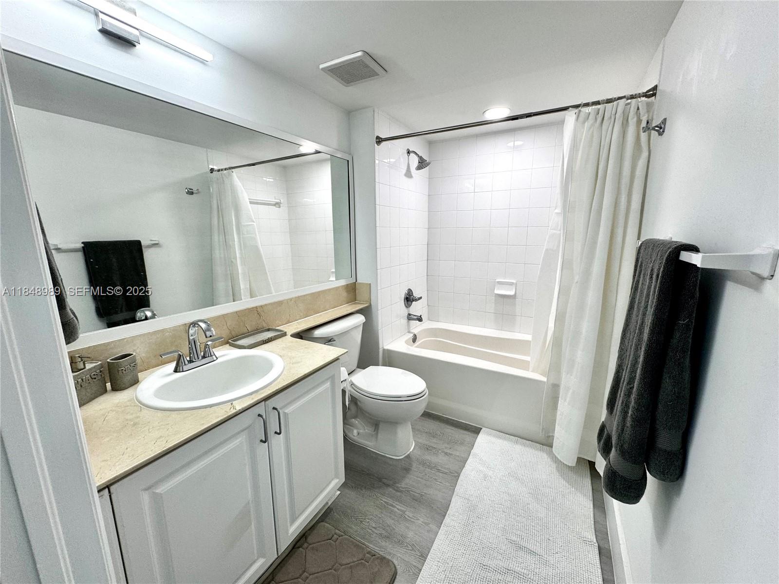 1155 Brickell Bay Drive 906 Property Photo 5