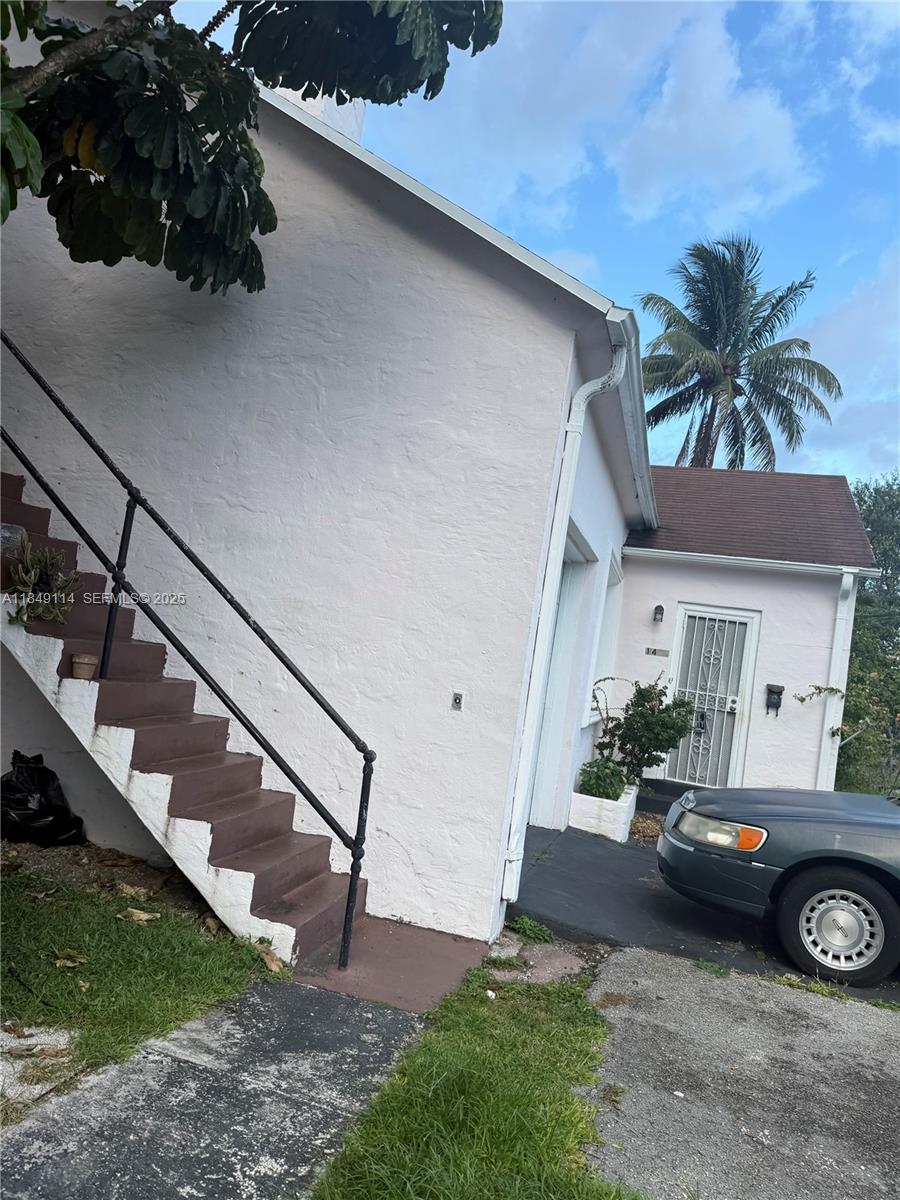 1499 Nw 32nd Street Property Photo 3