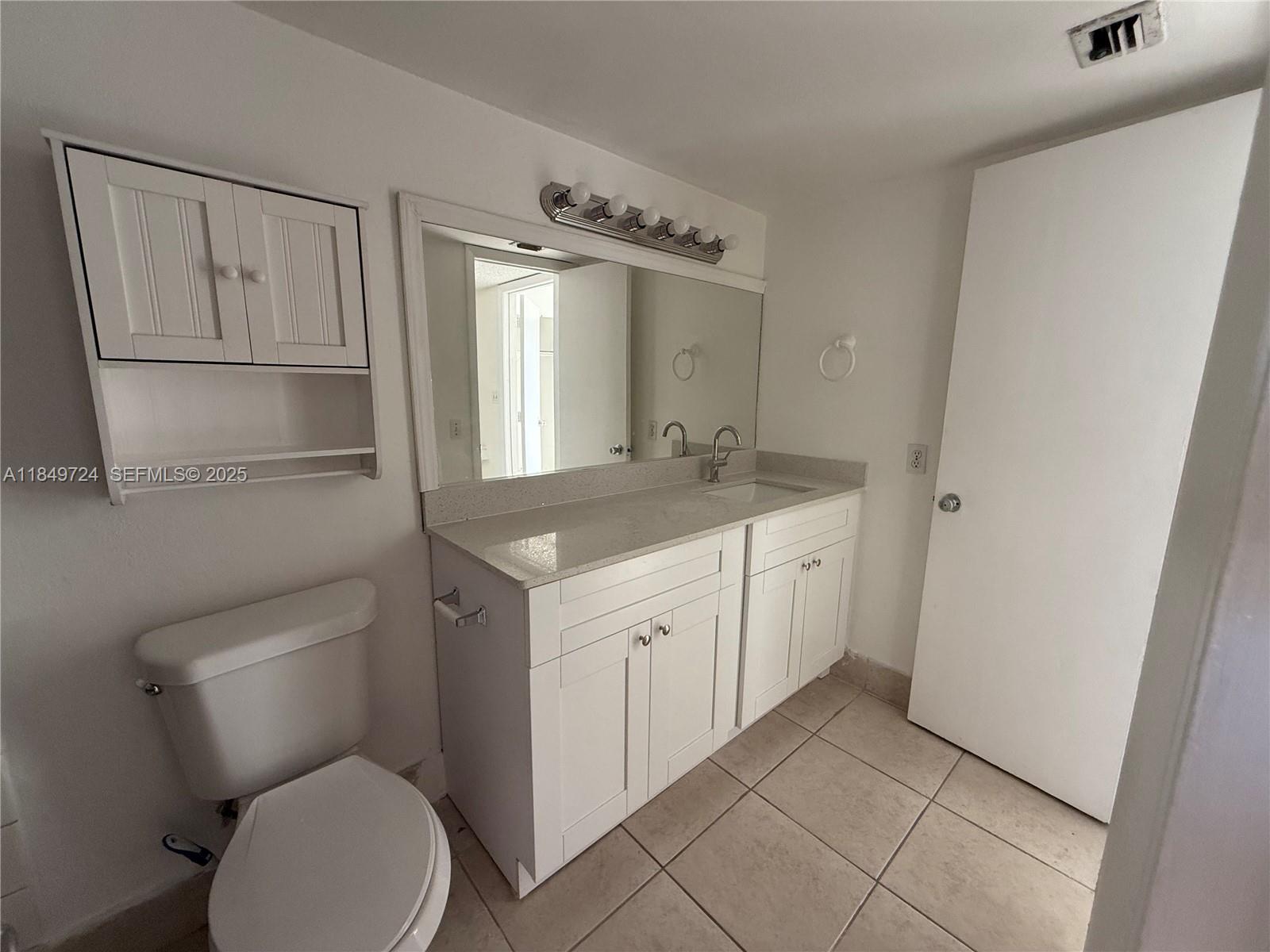 10900 Sw 104th Street 323 Property Photo 7