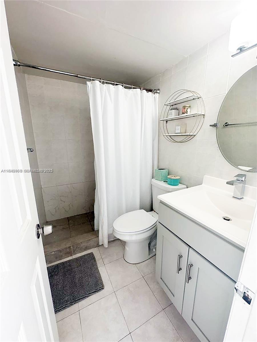 2750 Ne 183rd Street 1404 Property Photo 7