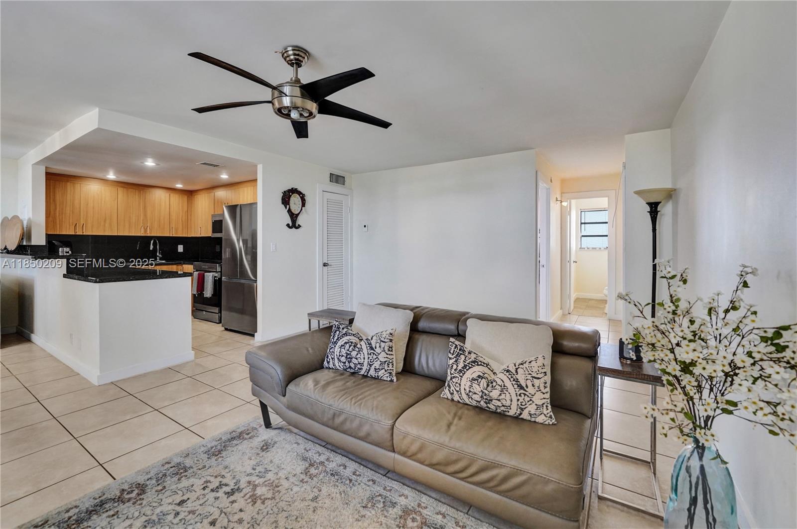 1811 Jefferson Street 606 Property Photo 1