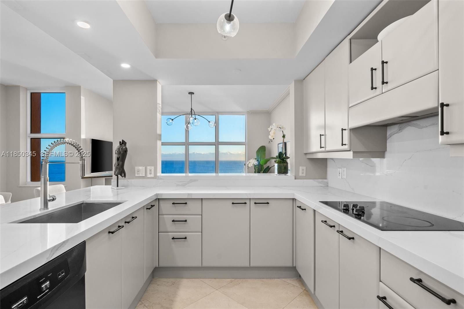 2100 N Ocean Boulevard 18d Property Photo 7