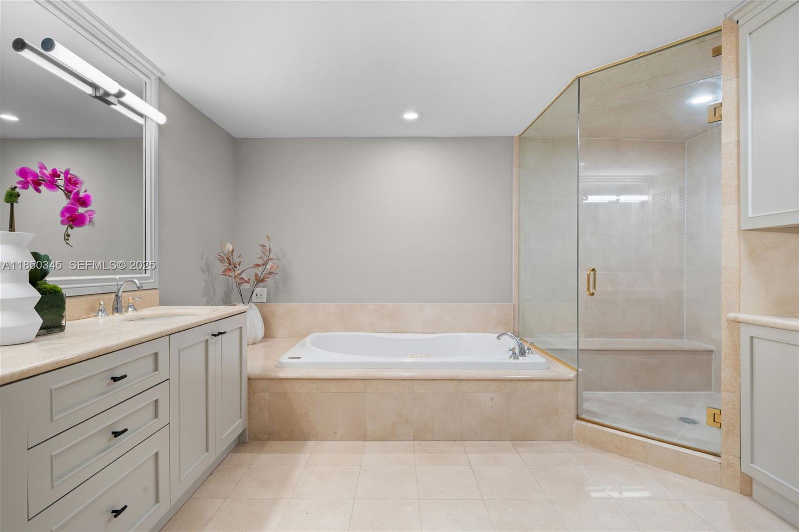2100 N Ocean Boulevard 18d Property Photo 25