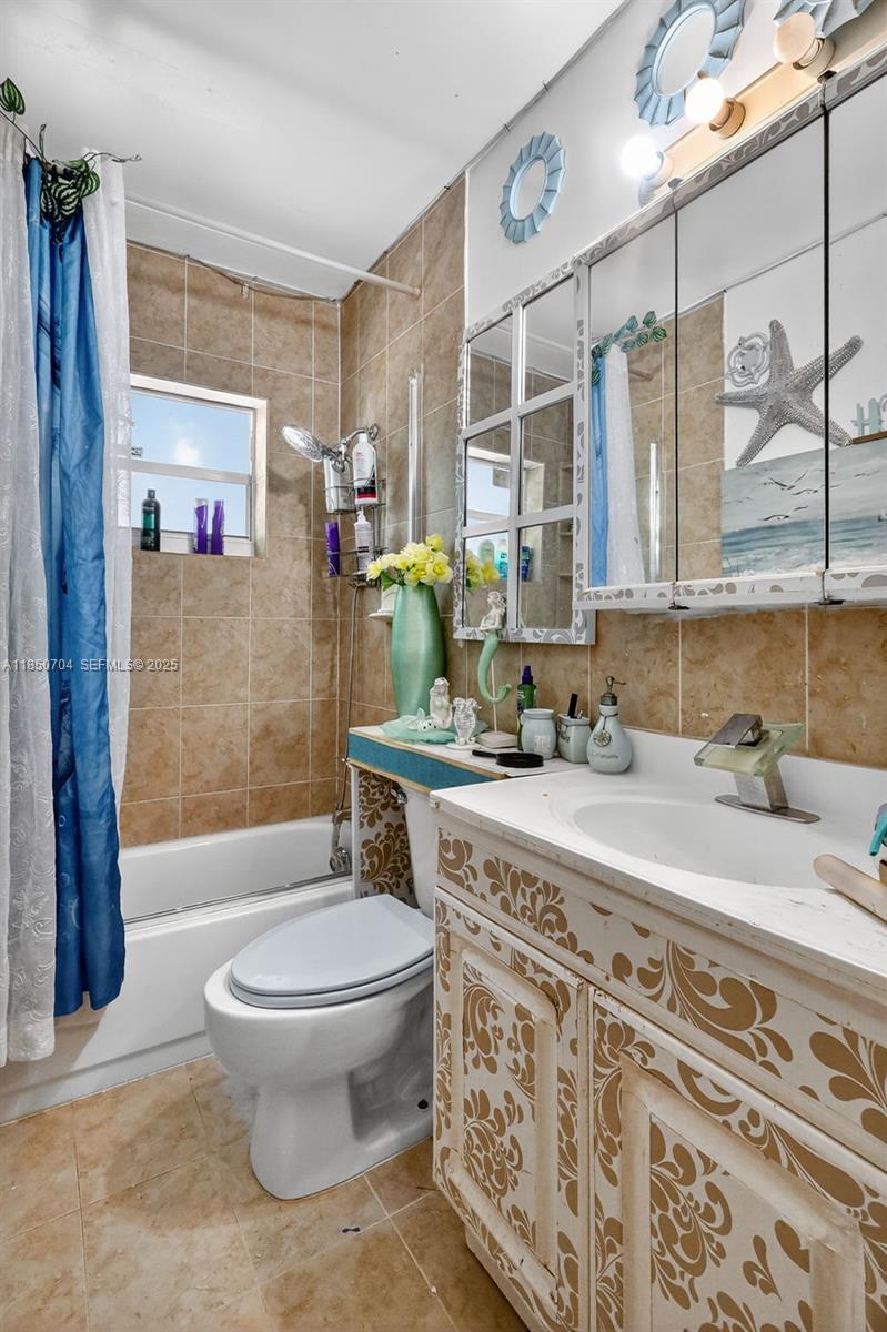 A11850704 Property Photo 12