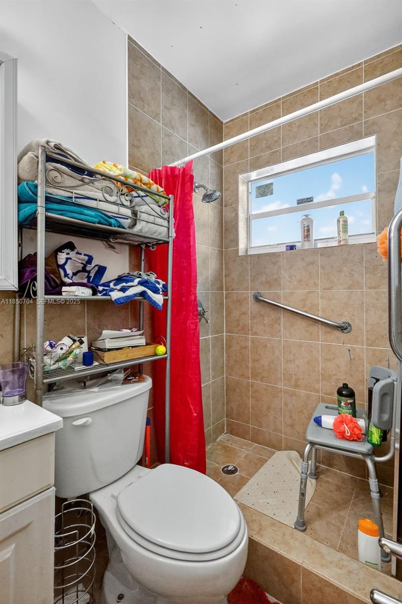 A11850704 Property Photo 14