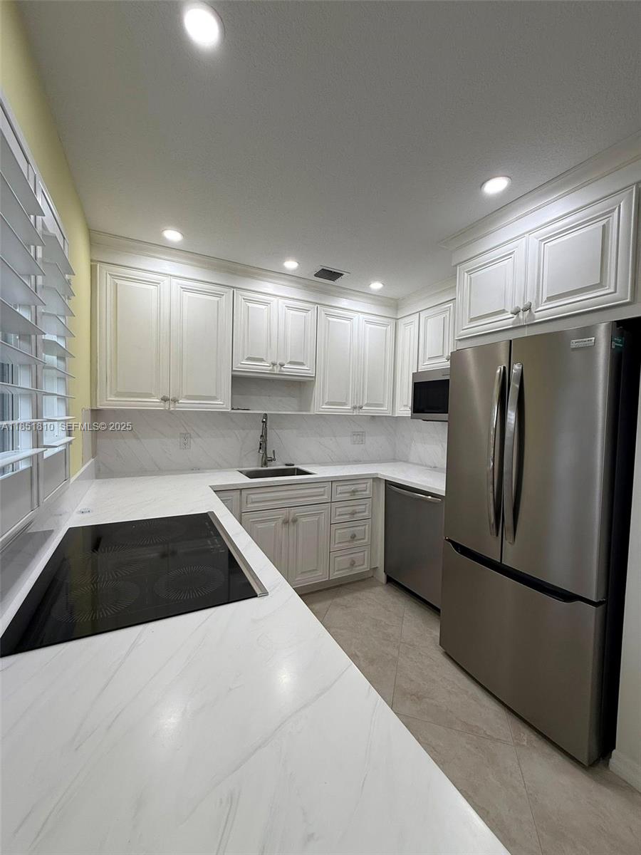 2929 Se Ocean Boulevard 143-10 Property Photo 10
