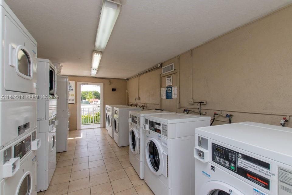 325 Calusa Street Property Photo 36